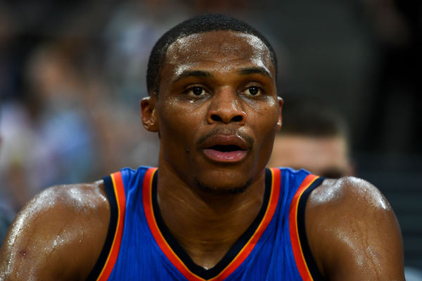 对年轻球员 对年轻球员